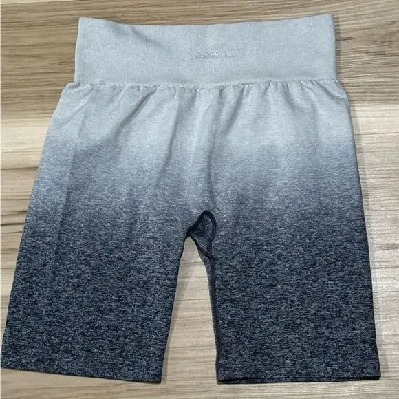 Running Girl Grey Ombre Athletic Shorts Women’s Small - Picture 3 of 3